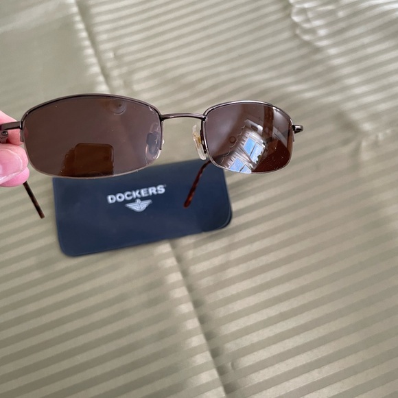 Dockers Women’s  Sunglasses in Dark Brown & Vexx Optics Sunglasses - Picture 4 of 10